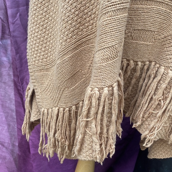 🤗315-UR Powerful ❤️~Coldwater Creek~Butterscotch Poncho - Picture 7 of 7